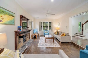 Tv, pejs, dvd-afspiller