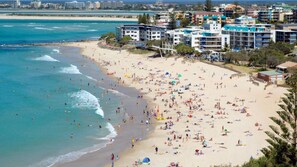 Beach nearby - Spinnaker Seas Ocean Views | Walk to Kings Beach | Pool (Kings Beach)