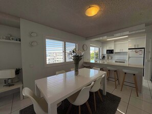 Fridge, microwave, oven, stovetop - Spinnaker Seas Ocean Views | Walk to Kings Beach | Pool (Kings Beach)
