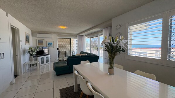 Dining - SPINNAKER SEAS UNIT 8 (Kings Beach)