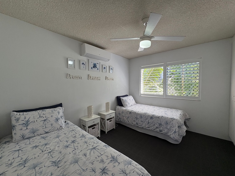 Spinnaker Seas Ocean Views | Walk To Kings Beach | Pool - Golden Beach