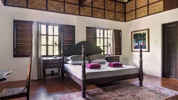 4 bedrooms, WiFi, bed sheets