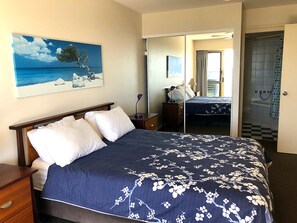 2 habitaciones, tabla de planchar con plancha, wifi y ropa de cama