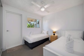 2 bedrooms, iron/ironing board, WiFi, bed sheets