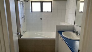 Shower, towels