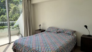 3 bedrooms, iron/ironing board, bed sheets - Surfside One U1 Perfect Coastal Getaway (Currimundi)