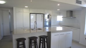 Unclassified image, 5 of 13, button - Surfside One U1 Perfect Coastal Getaway (Currimundi)