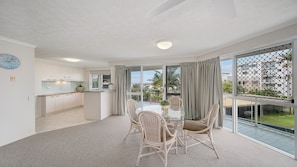 تناول الطعام