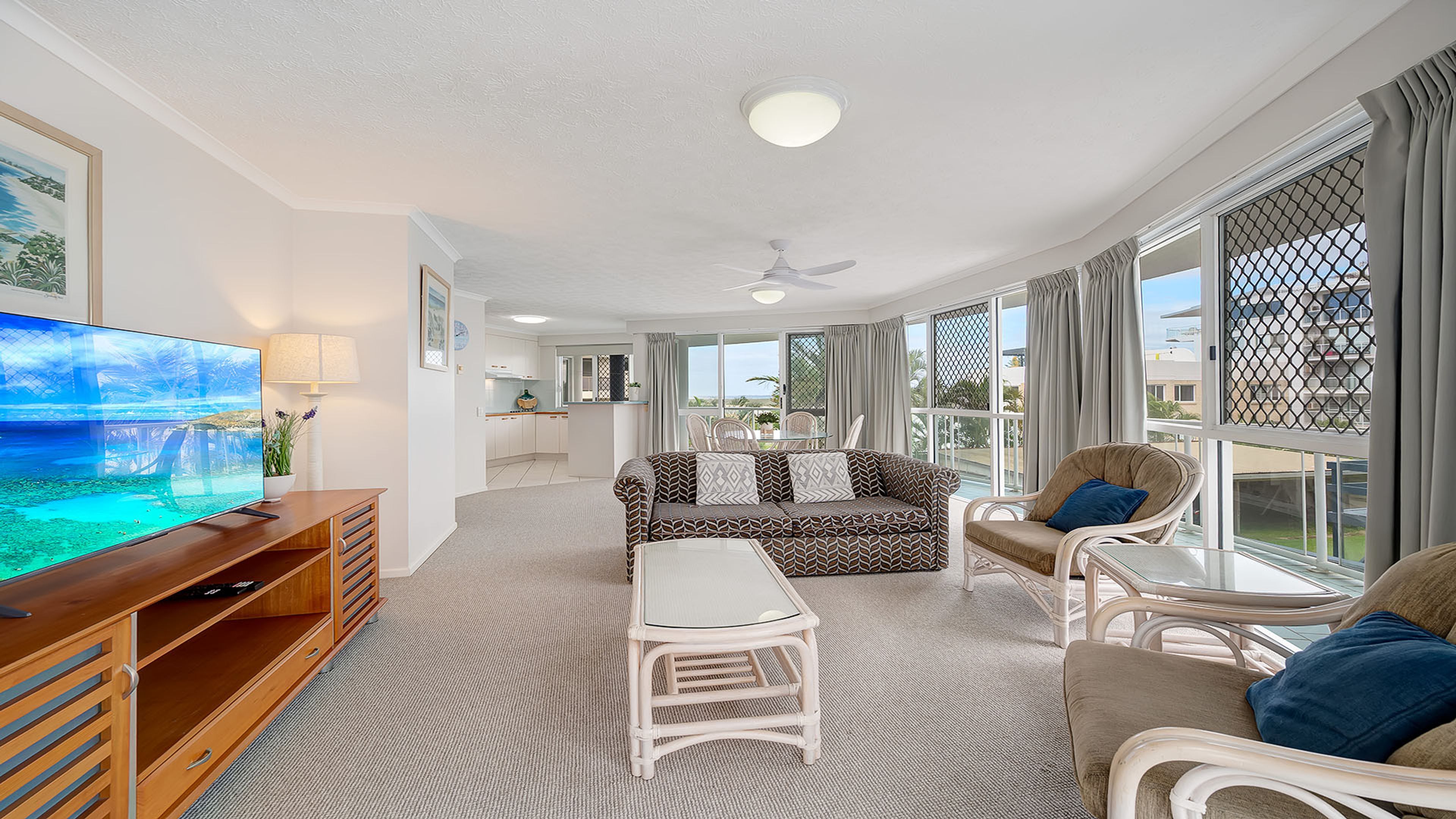 Pumicestone Accessible Apt: 100m Beach, Pool, Lift - Golden Beach