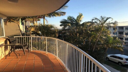 Summervale - Central Caloundra Apt, Pool & Beach