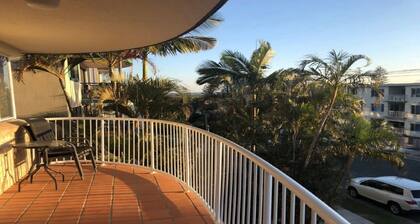 Summervale - Central Caloundra Apt, Pool & Beach