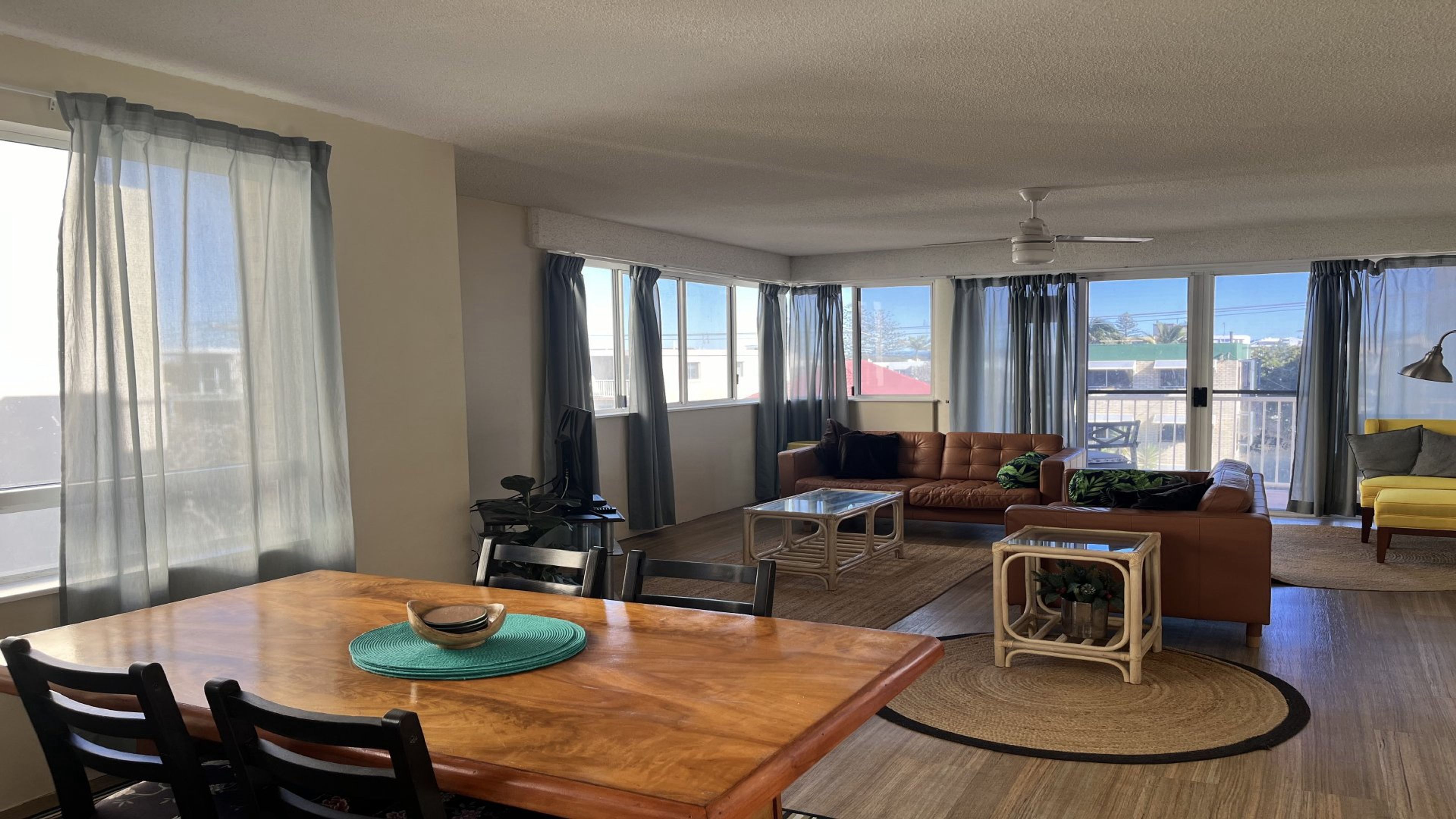 Summervale - Central Caloundra Apt, Pool & Beach - Caloundra