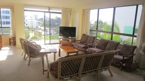 TV, DVD player - Panoramic Ocean Views, Family Unit (Kings Beach)