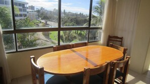 Dining - Panoramic Ocean Views, Family Unit (Kings Beach)