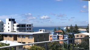 Property grounds - Seabourn 401 Near Kings Beach (Caloundra)