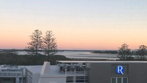 Exterior - Centrepoint 27 Beach Views, Pool ,Prime Location (Caloundra)