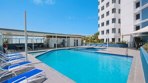 Pool - Centrepoint 27 Beach Views, Pool ,Prime Location (Caloundra)