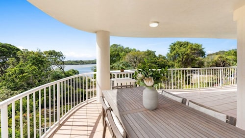 The Entrance U5 Currimundi Lakefront Escape