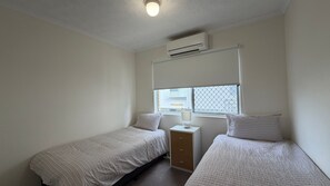 2 bedrooms, iron/ironing board, WiFi, bed sheets