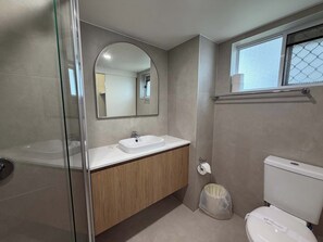 Shower, towels