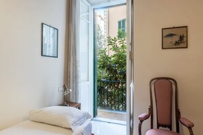 3 slaapkamers, een strijkplank/strijkijzer, wifi, beddengoed