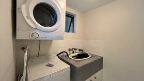Interior - 3BR Ocean View | Kings Beach | Pool (Kings Beach)