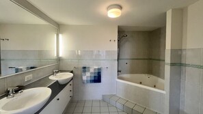Shower, towels