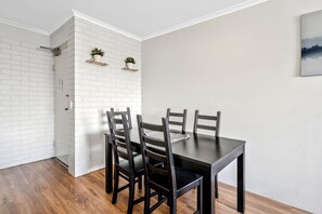 Unclassified image, 4 of 14, button - Beachside Court U9, Kings Beach Escape (Kings Beach)