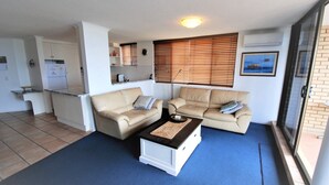 Unclassified image, 4 of 10, button - Oceanfront Apt | Panoramic Views (Caloundra)