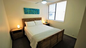 2 bedrooms, WiFi, bed sheets