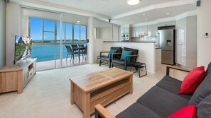 TV, DVD player - Cetina 6 Waterfront Views Of Pumicestone Passage (Caloundra)