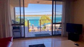 TV, DVD player - Wirruna 4 Ocean Views Close To Bulcock Beach (Caloundra)