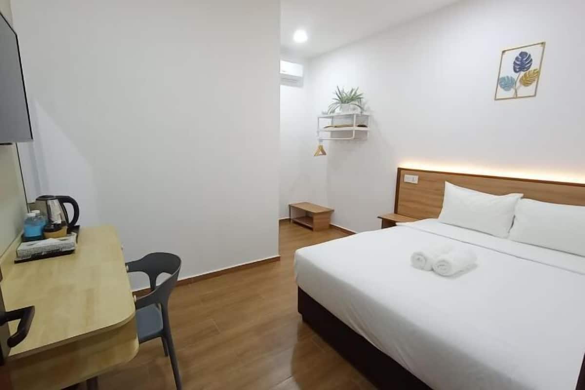 Desk, iron/ironing board, free WiFi