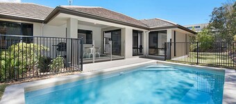 Hideaway - An elegant modern family home