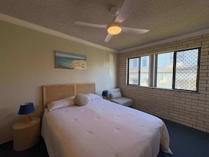 2 chambres, fer et planche à repasser, draps fournis