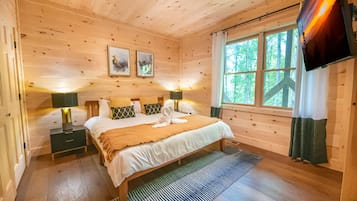 2 bedrooms, desk, iron/ironing board, travel cot