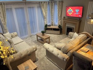 TV, peis og stereoanlegg