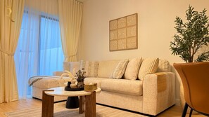 TV - Noya Haven: Stylish 4BR Townhouse Retreat (Abu Dhabi)