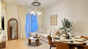 TV - Noya Haven: Stylish 4BR Townhouse Retreat (Abu Dhabi)