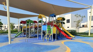 Children’s area - Noya Haven: Stylish 4BR Townhouse Retreat (Abu Dhabi)