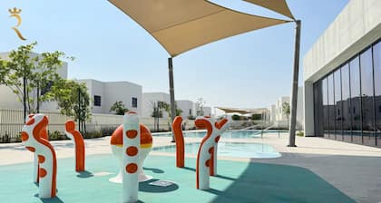 Noya Haven: Stylish 4BR Townhouse Retreat