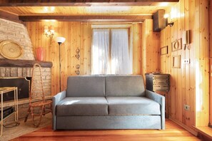 Fernseher, Tischtennisplatte