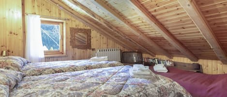 4 chambres, fer et planche à repasser, Wi-Fi, draps fournis