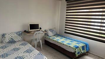 4 bedrooms, iron/ironing board, WiFi, bed sheets