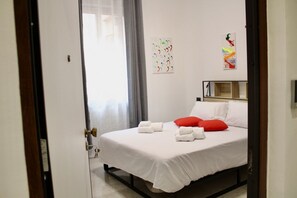 1 Schlafzimmer, Schreibtisch, WLAN, Bettwäsche