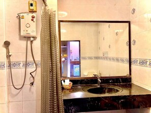 Standard Twin Air Room | Salle de bain