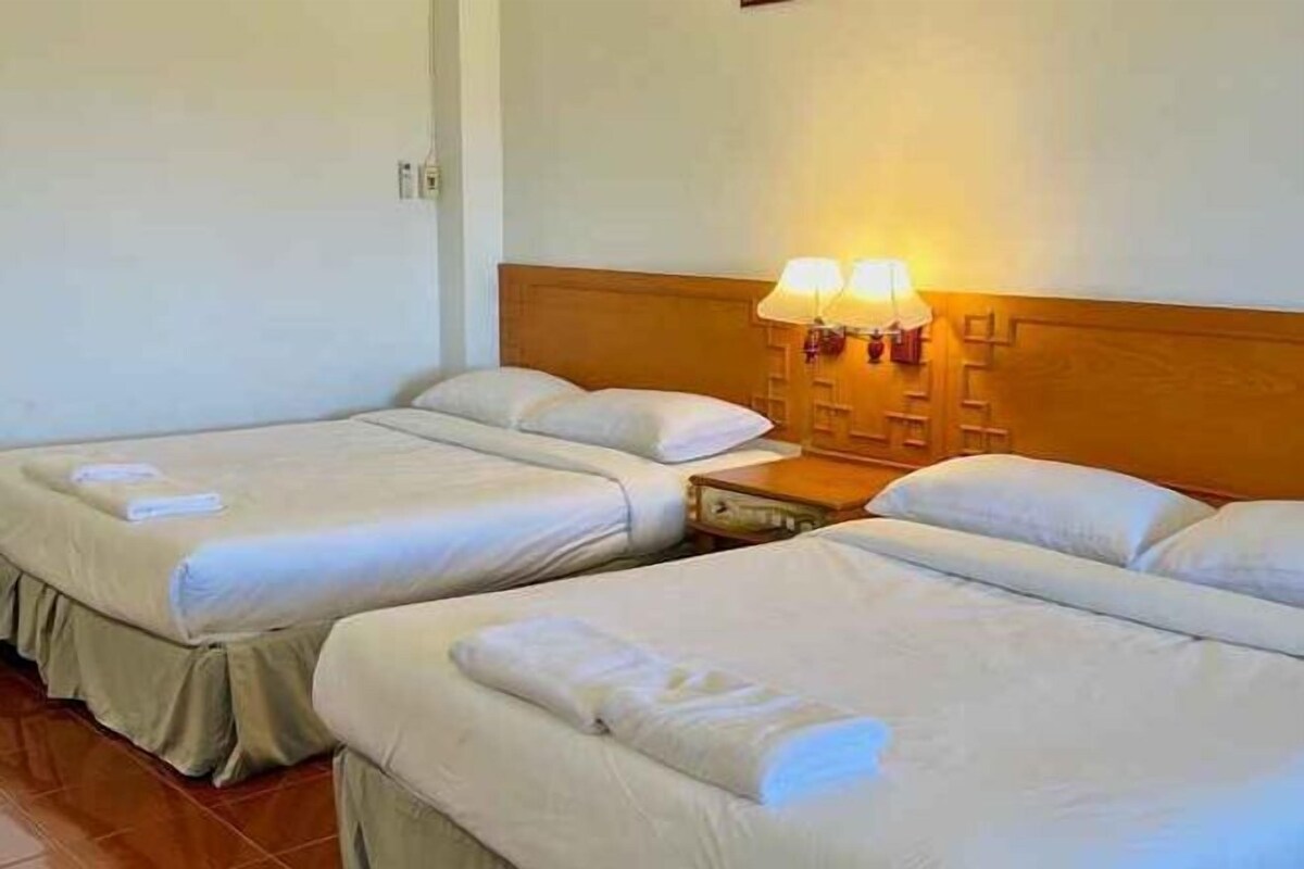 WiFi (free), bed sheets