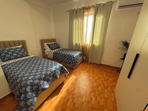 2 bedrooms, iron/ironing board, WiFi, bed sheets