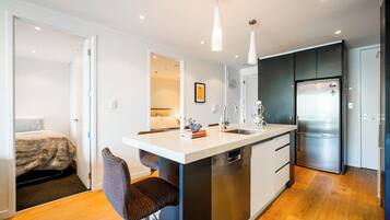 2 bedrooms, iron/ironing board, travel cot, free WiFi