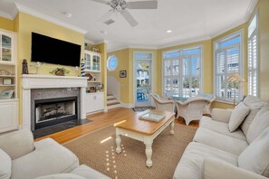 TV - Bellringer, Steps from the Beach & Community Pool (Saint Simons Island)